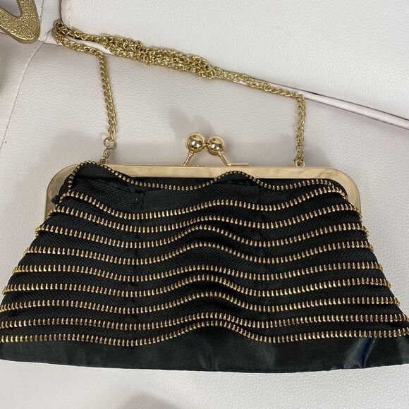 Ruffled Zipper Evening Bag Clutch Black Gold with Strap - Picture 3 of 7